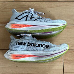 New Balance FuelCell Supercomp Trainer V2 Women Size 9
